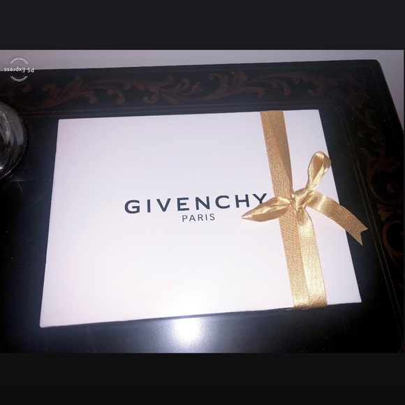 Givenchy Paris Logo Print Clutch - Picture 7 of 7